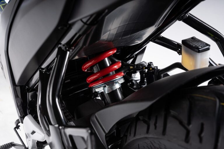 SUZUKI GXSR 150 GIXXER