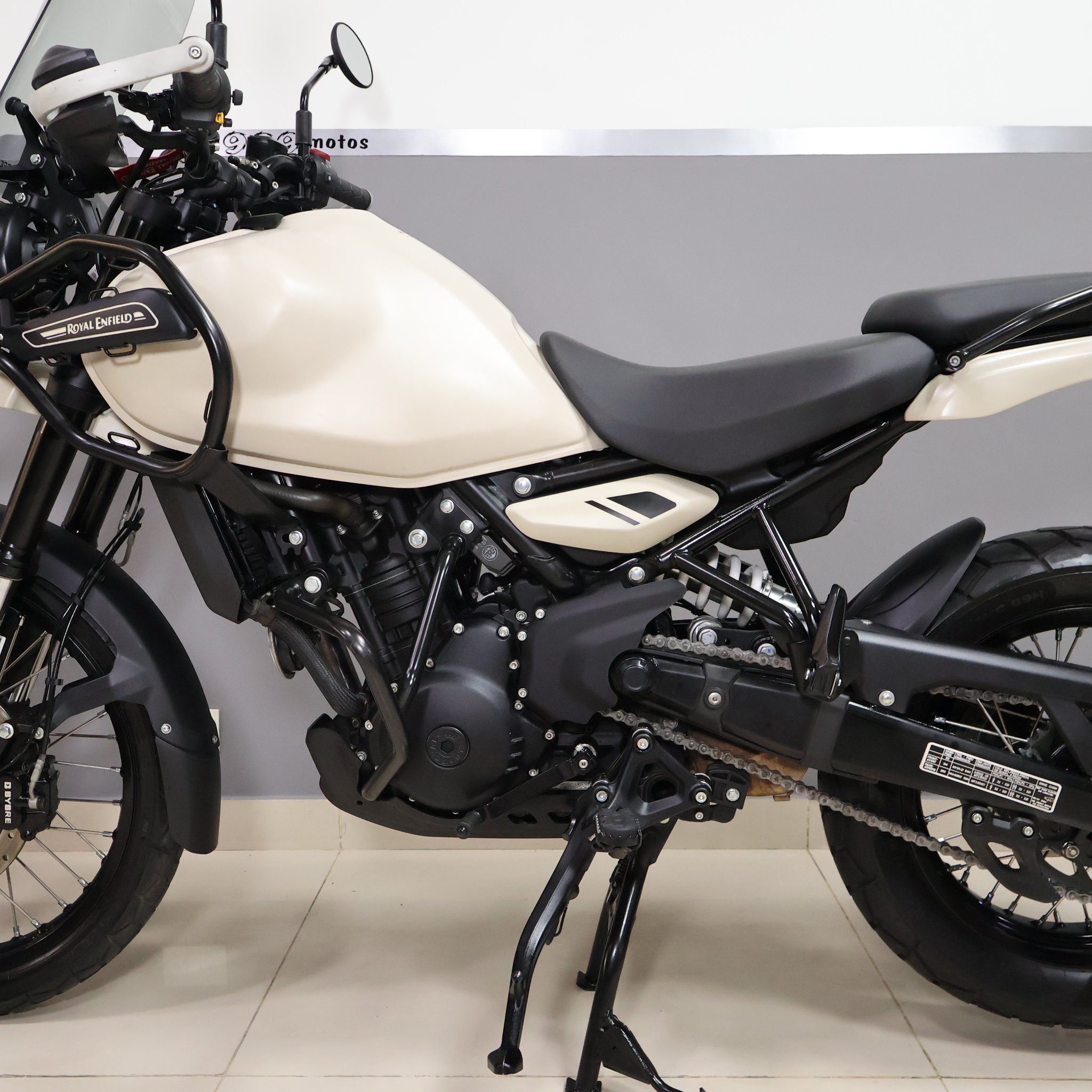ROYAL ENFIELD HIMALAYAN 450 2025
