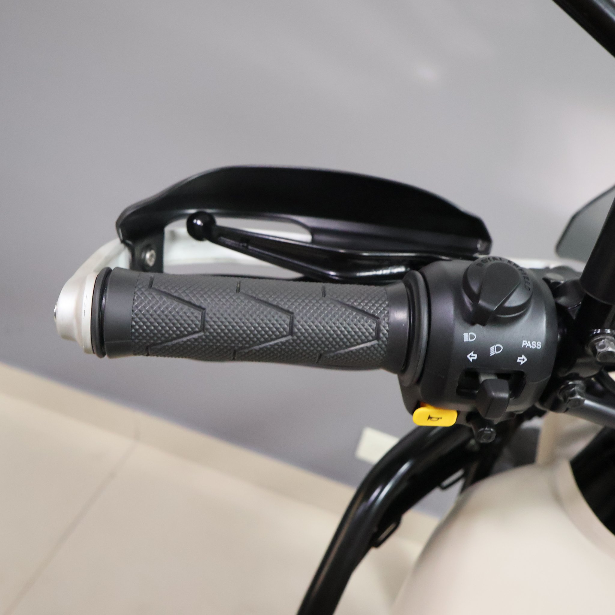 ROYAL ENFIELD HIMALAYAN 450 2025