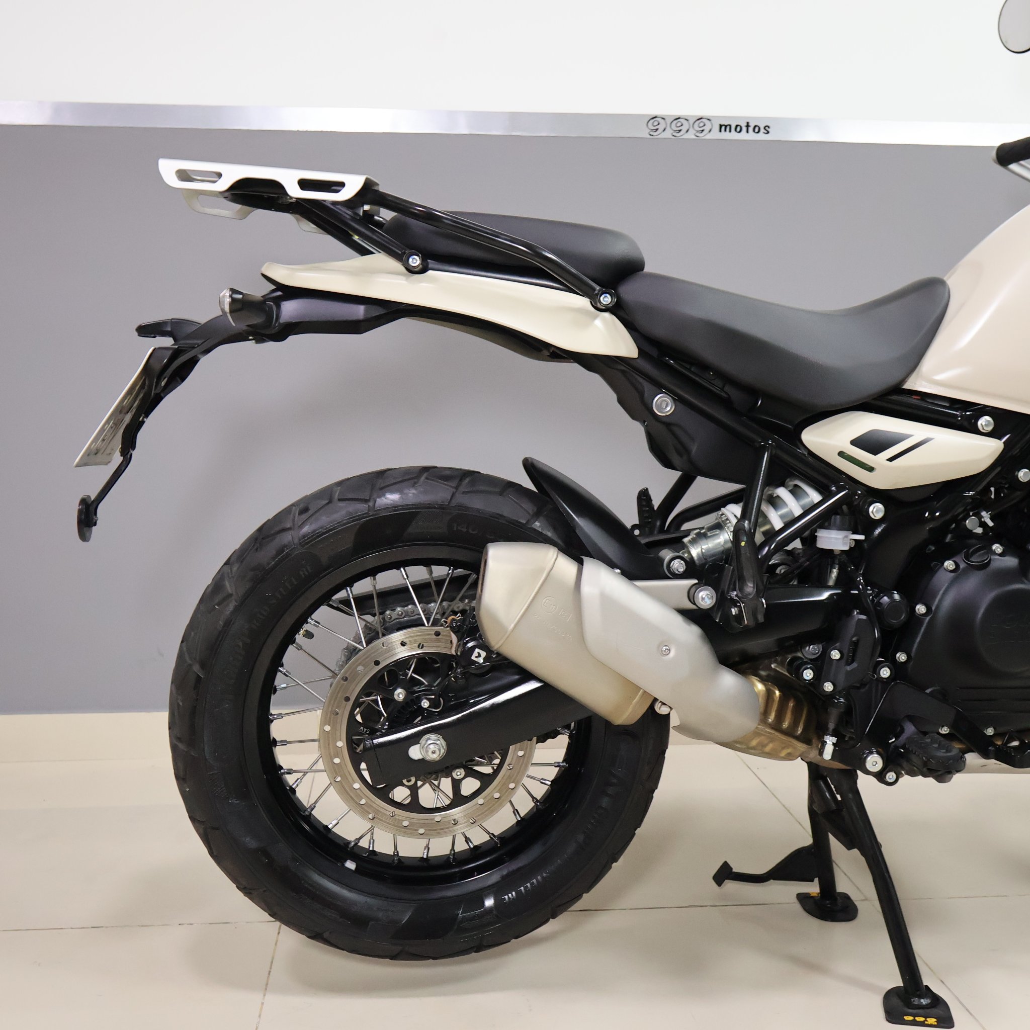 ROYAL ENFIELD HIMALAYAN 450 2025