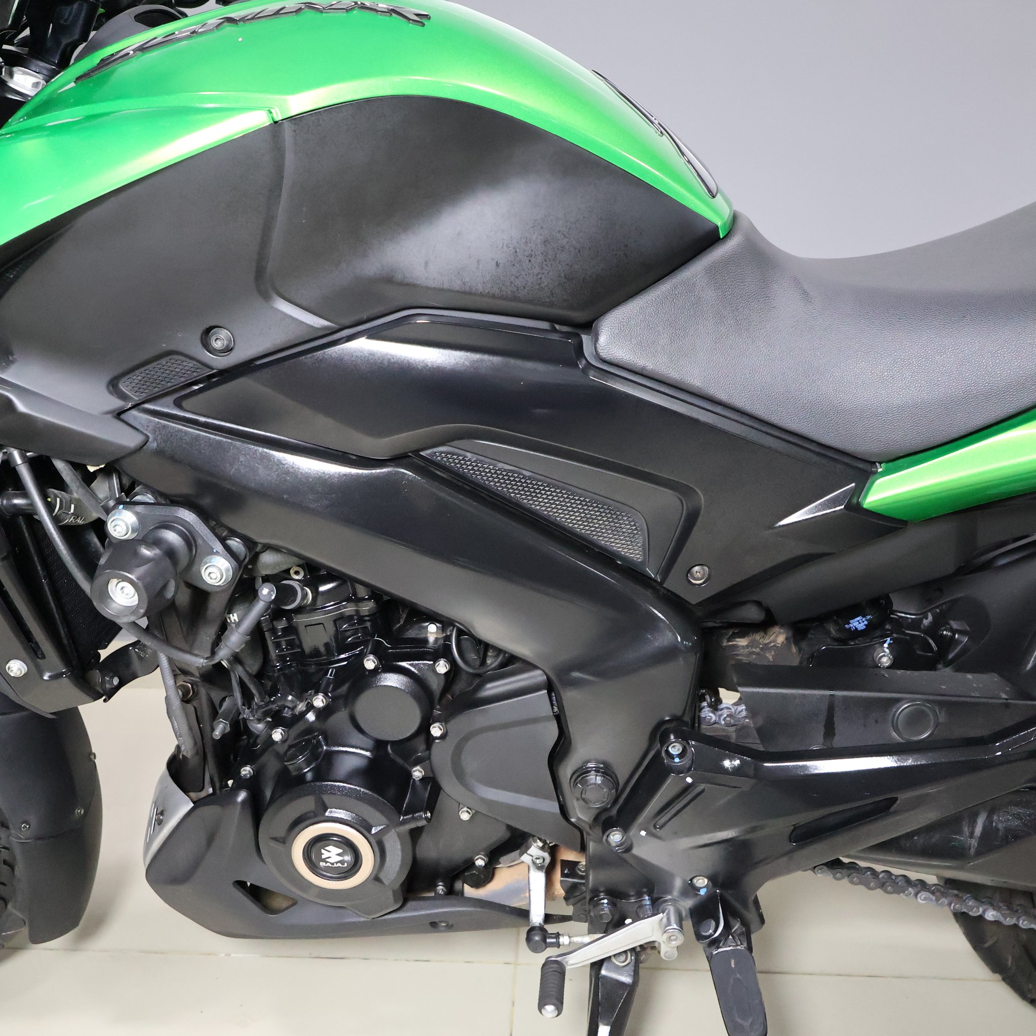 BAJAJ DOMINAR 400 2025 A250VNP