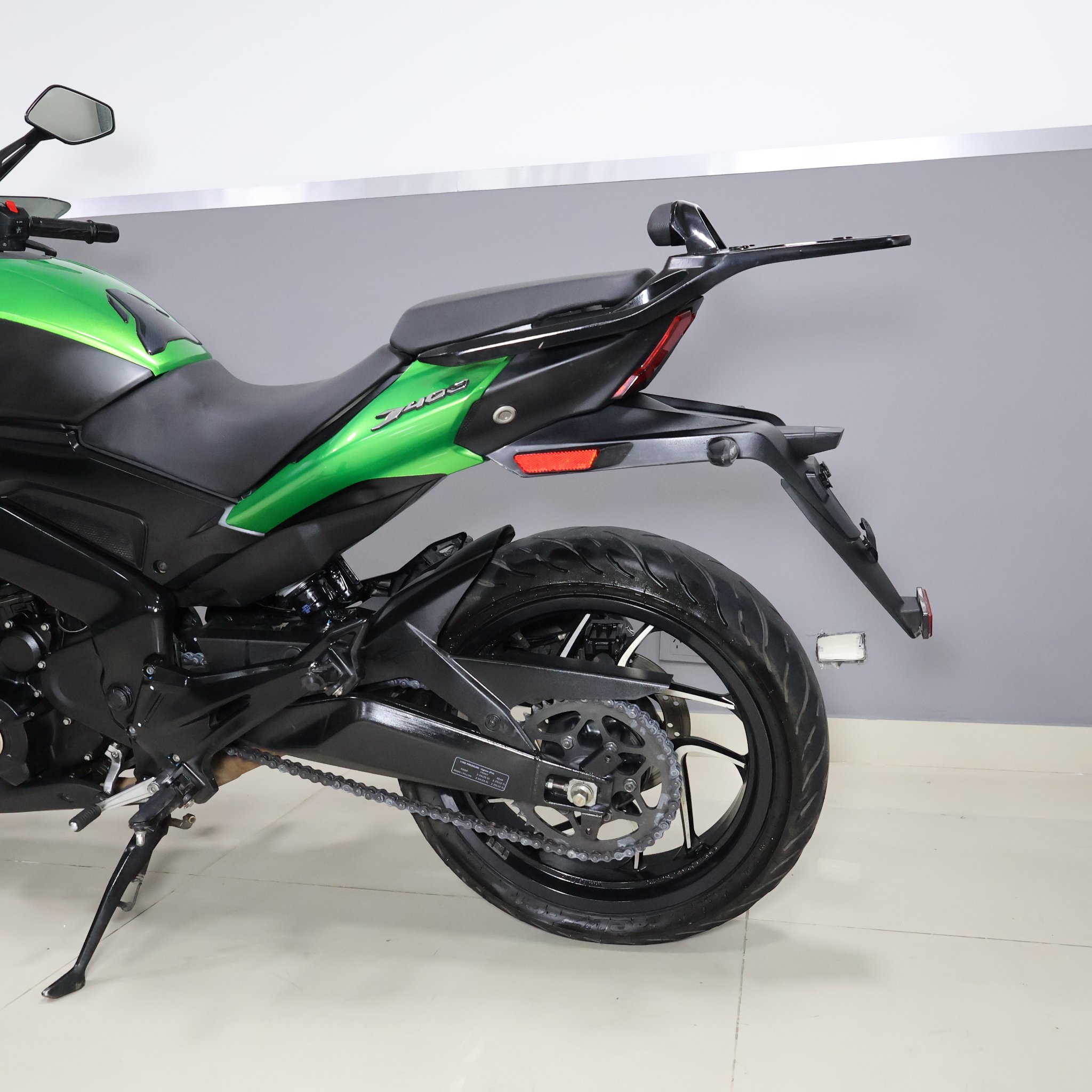 BAJAJ DOMINAR 400 2025 A250VNP