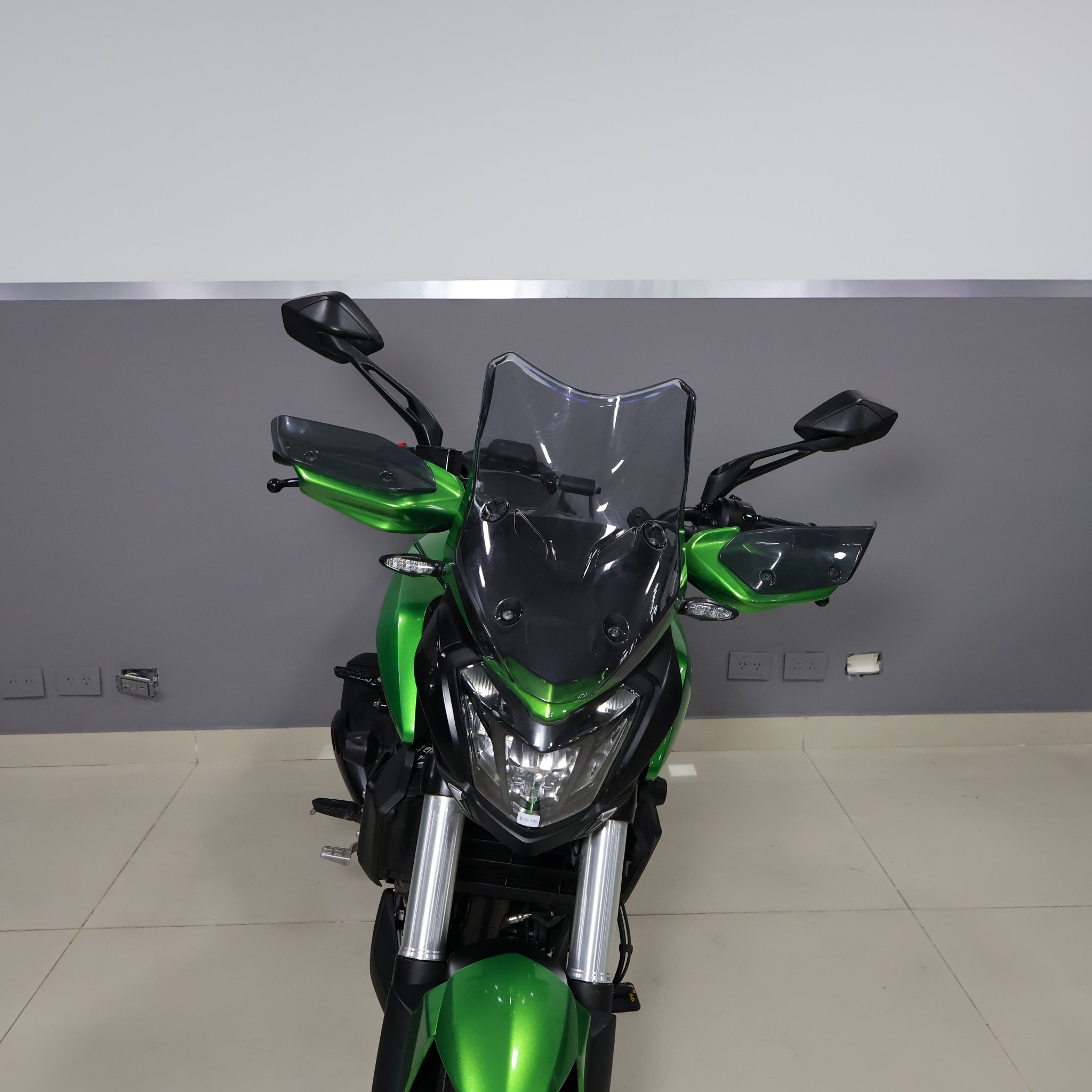 BAJAJ DOMINAR 400 2025 A250VNP