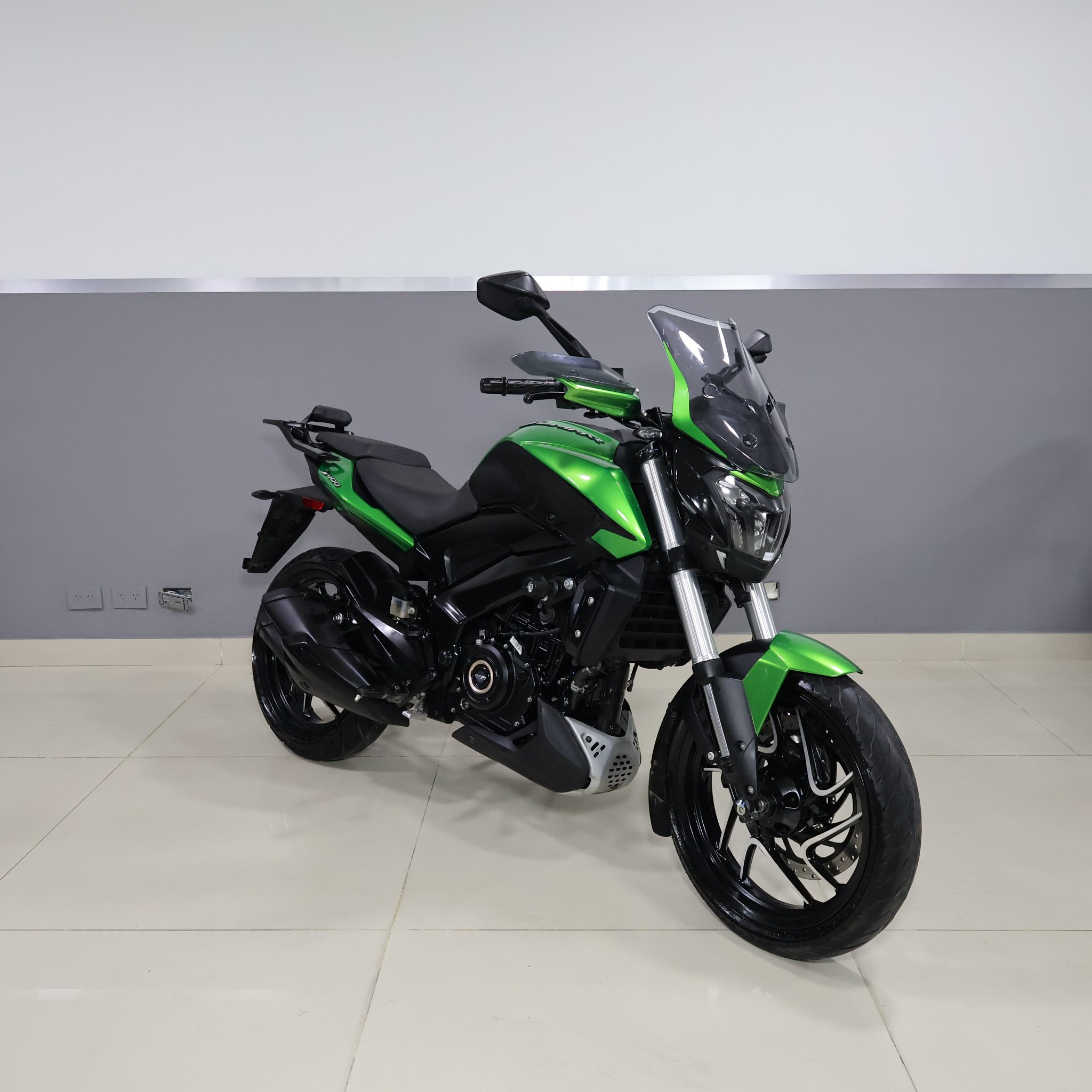 BAJAJ DOMINAR 400 2025 A250VNP