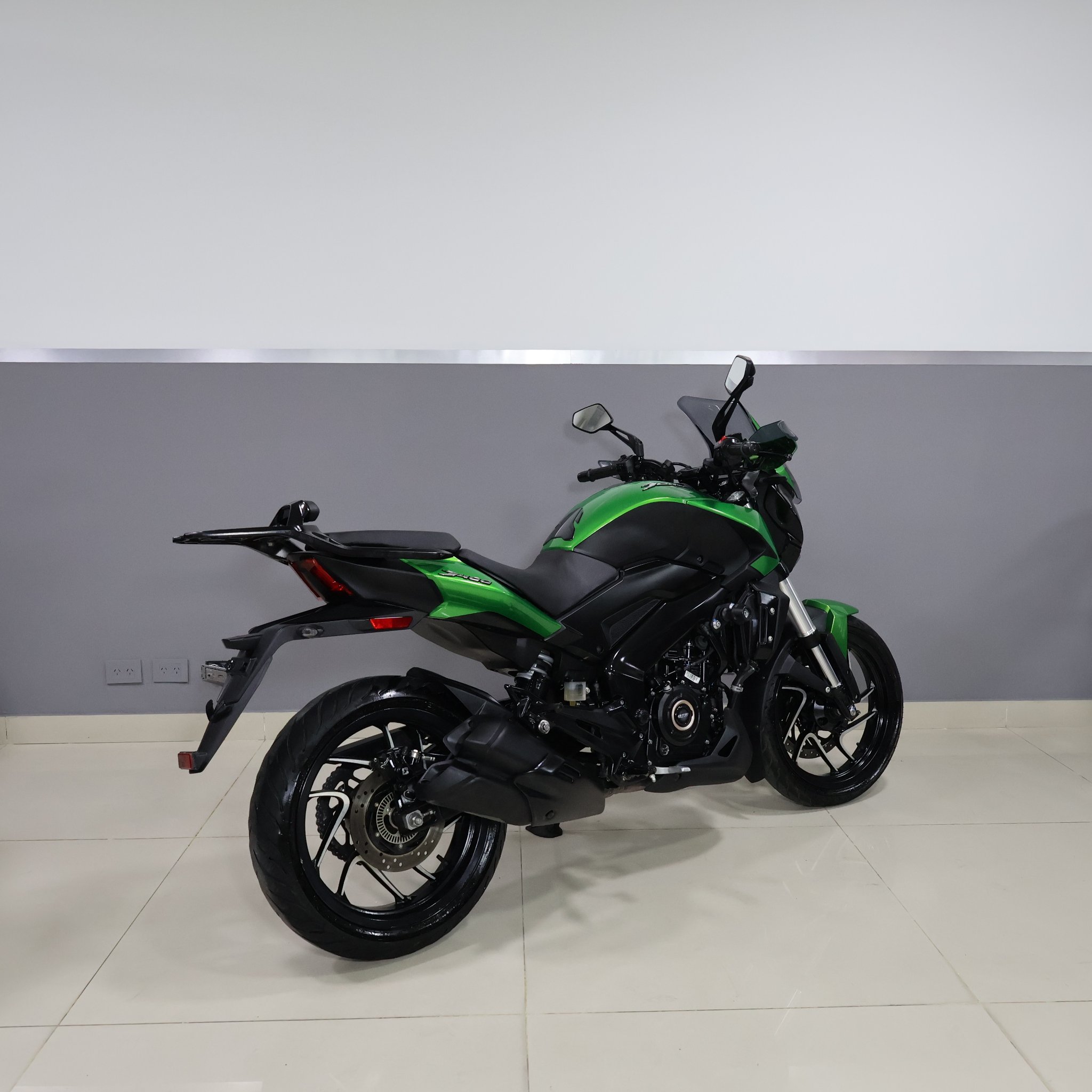BAJAJ DOMINAR 400 2025 A250VNP