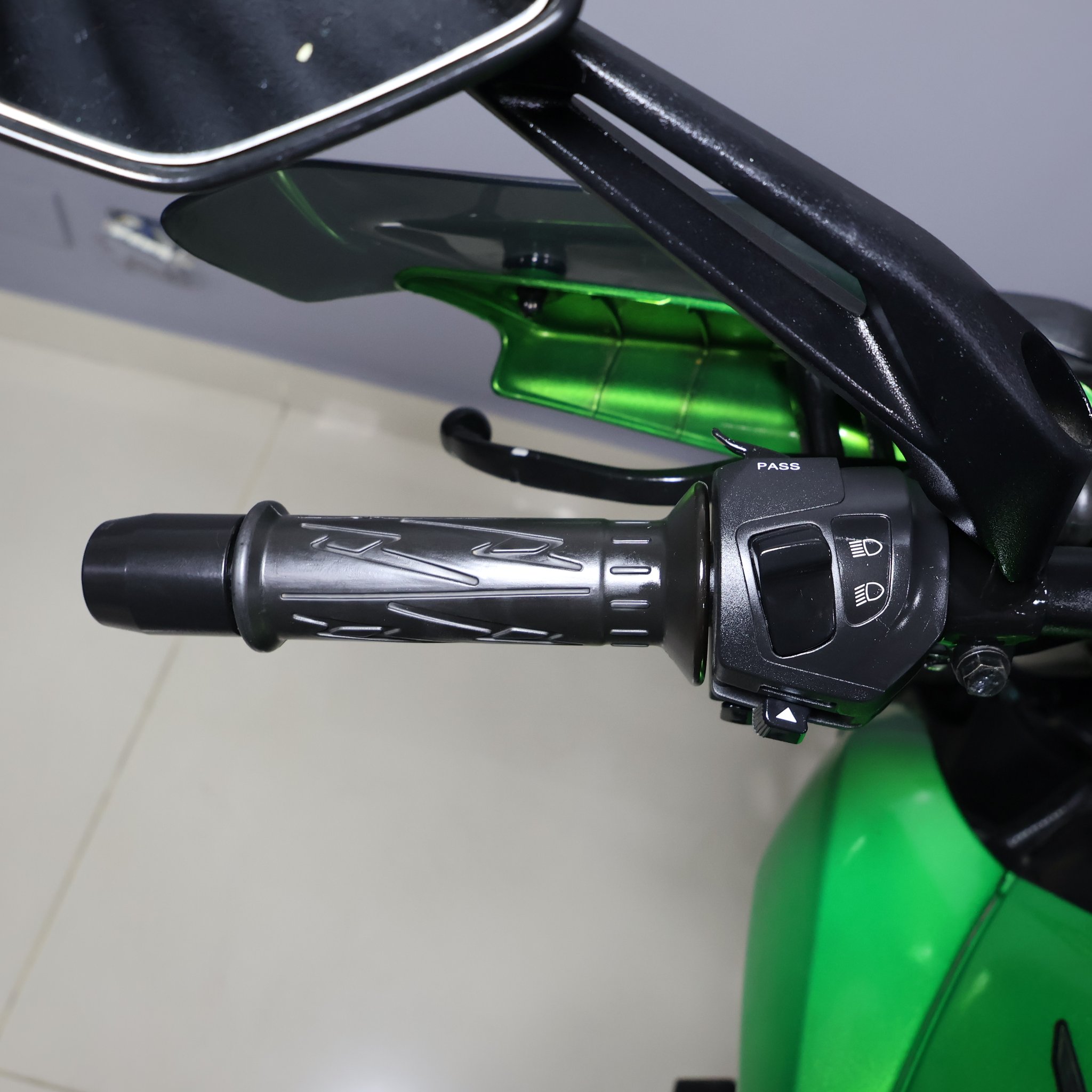 BAJAJ DOMINAR 400 2025 A250VNP