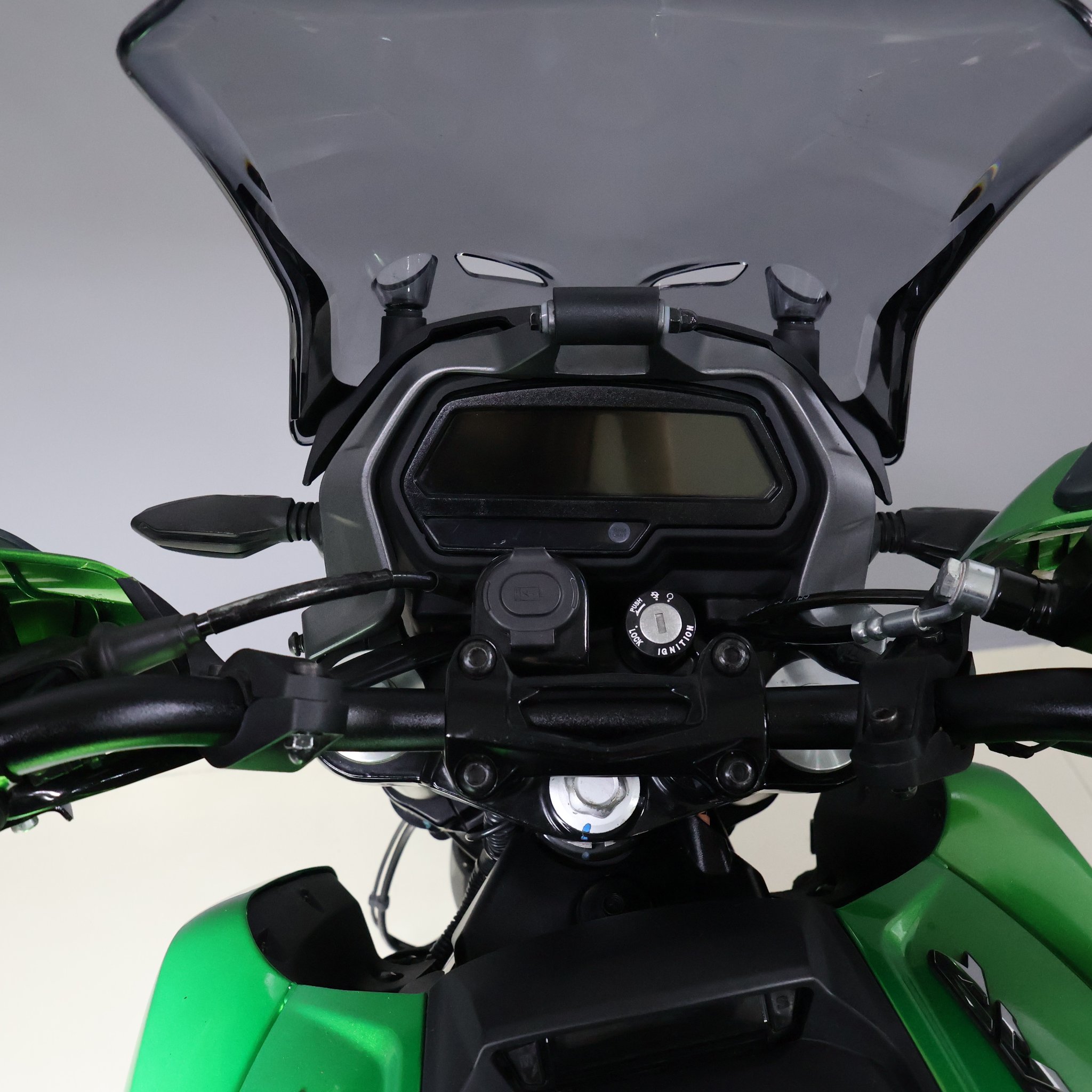 BAJAJ DOMINAR 400 2025 A250VNP