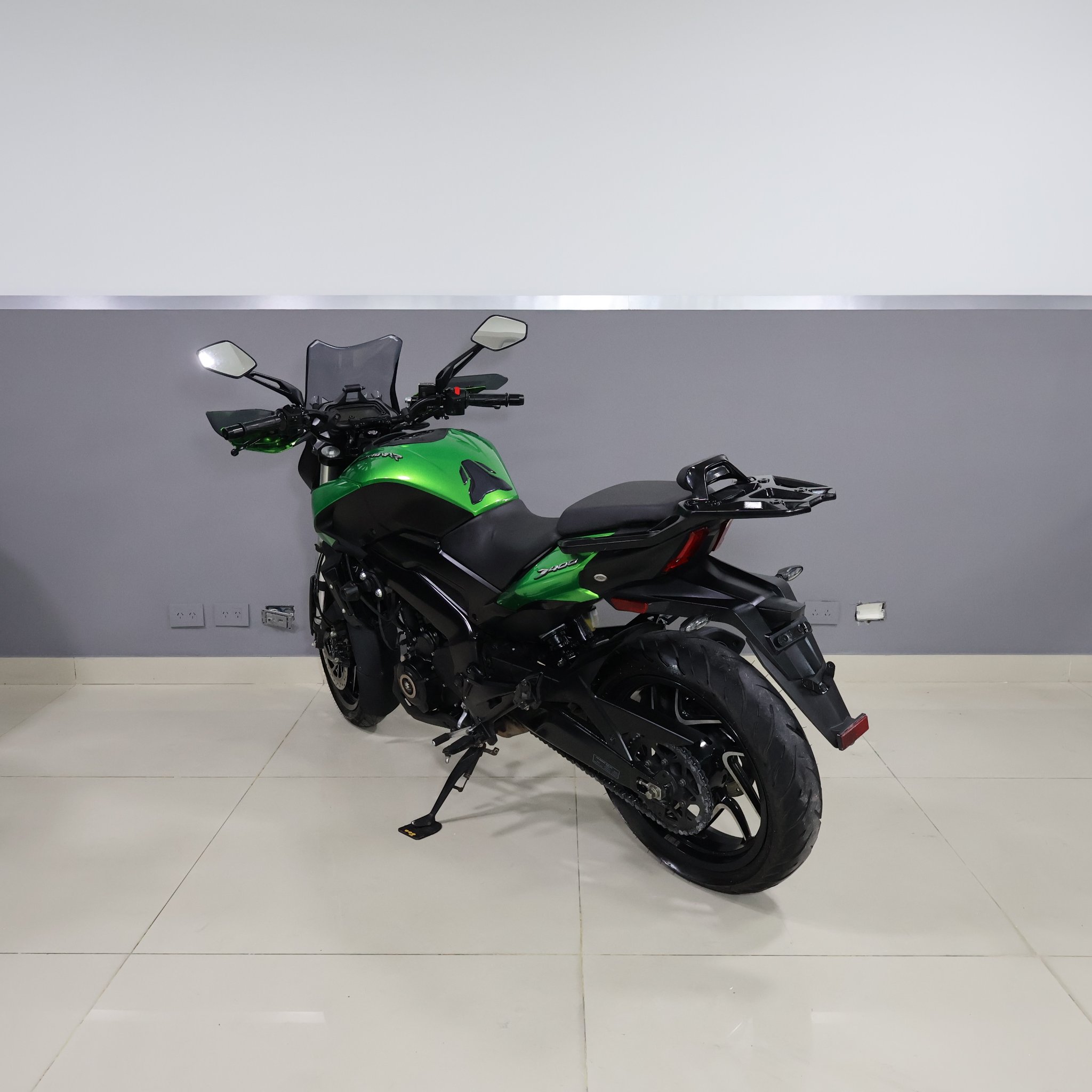 BAJAJ DOMINAR 400 2025 A250VNP