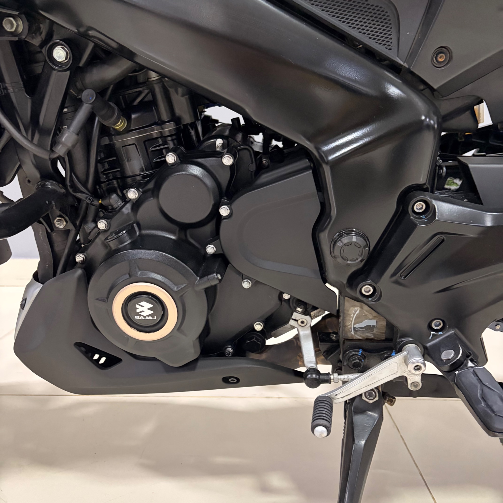 BAJAJ DOMINAR 400 2024 A227QDX