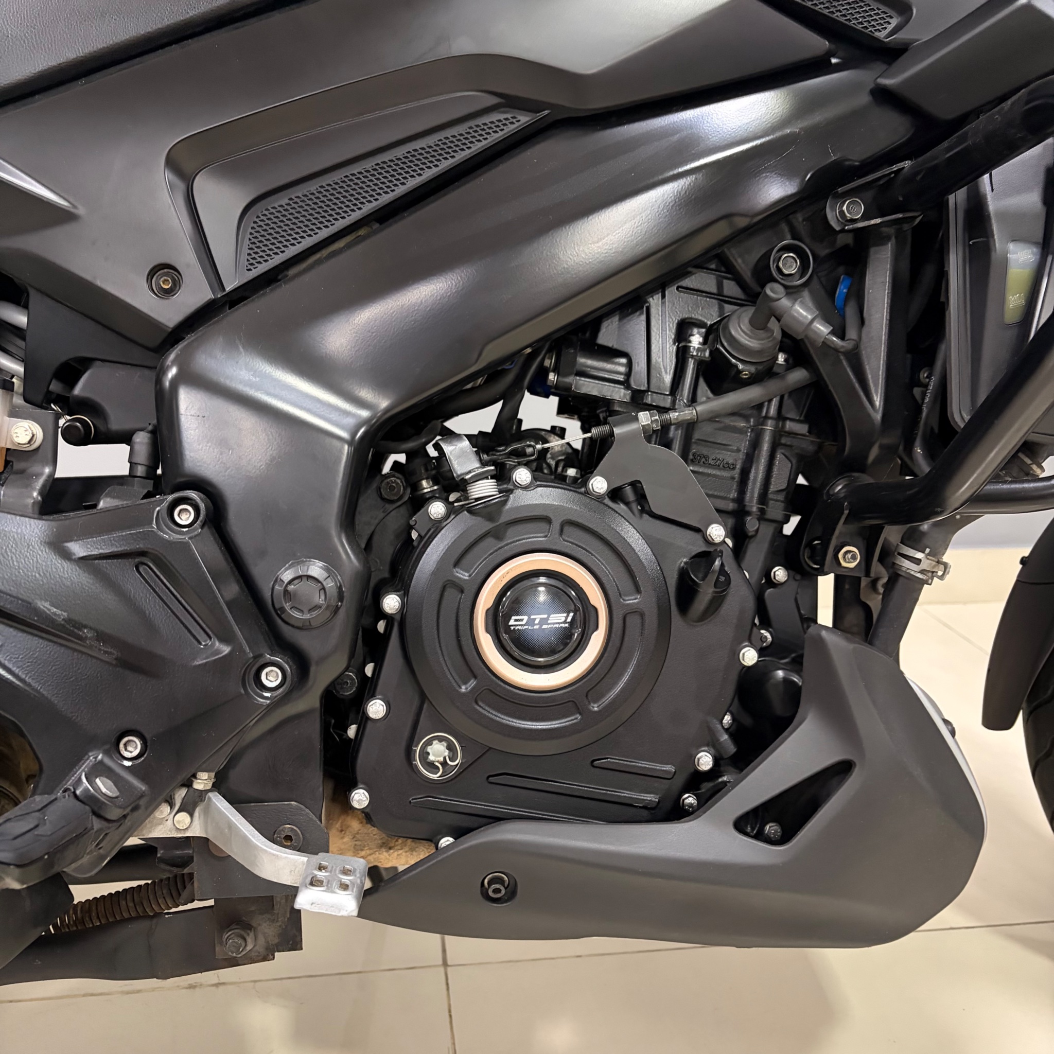 BAJAJ DOMINAR 400 2024 A227QDX