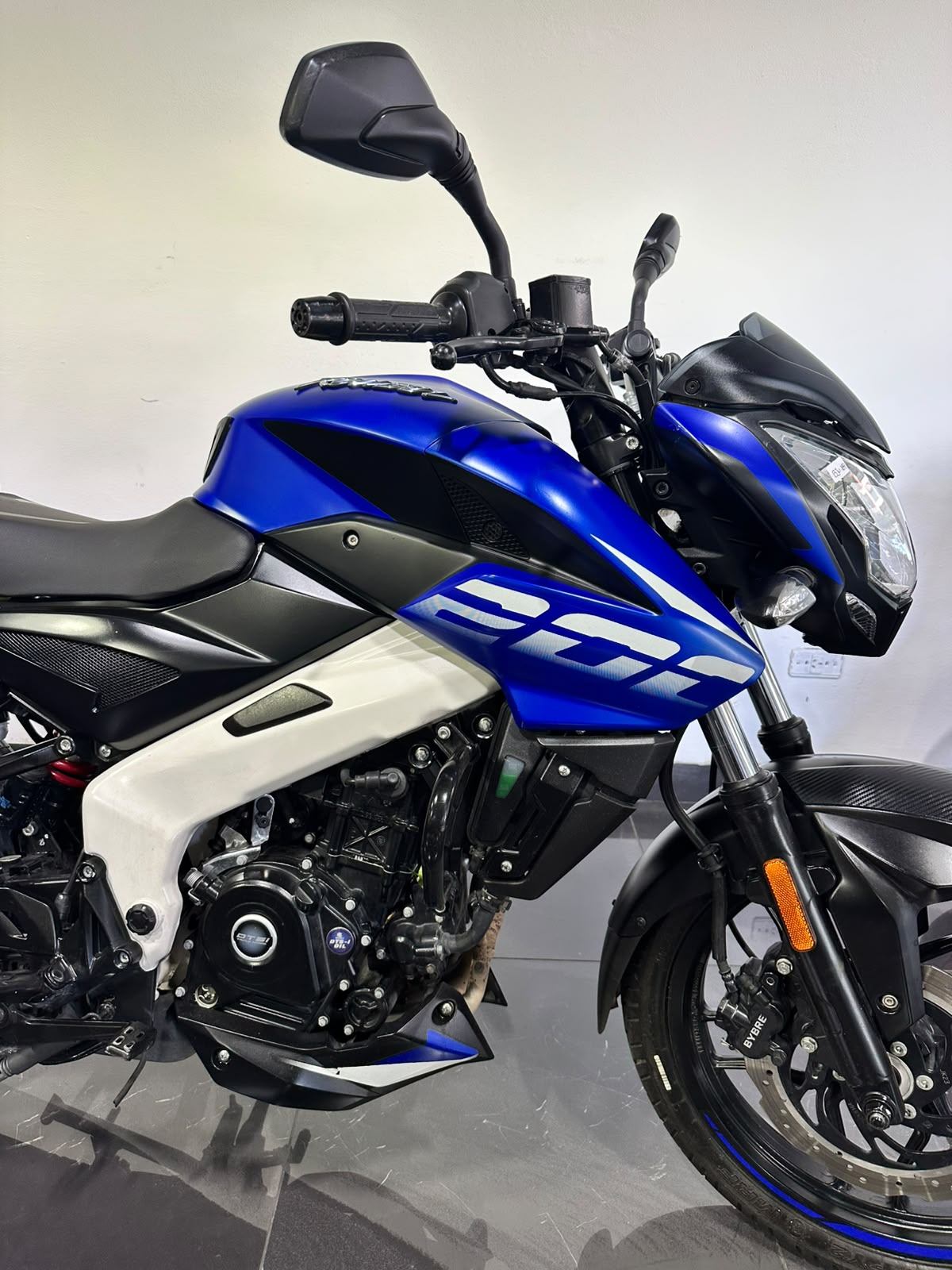 BAJAJ NS 200 2025 A237YZT
