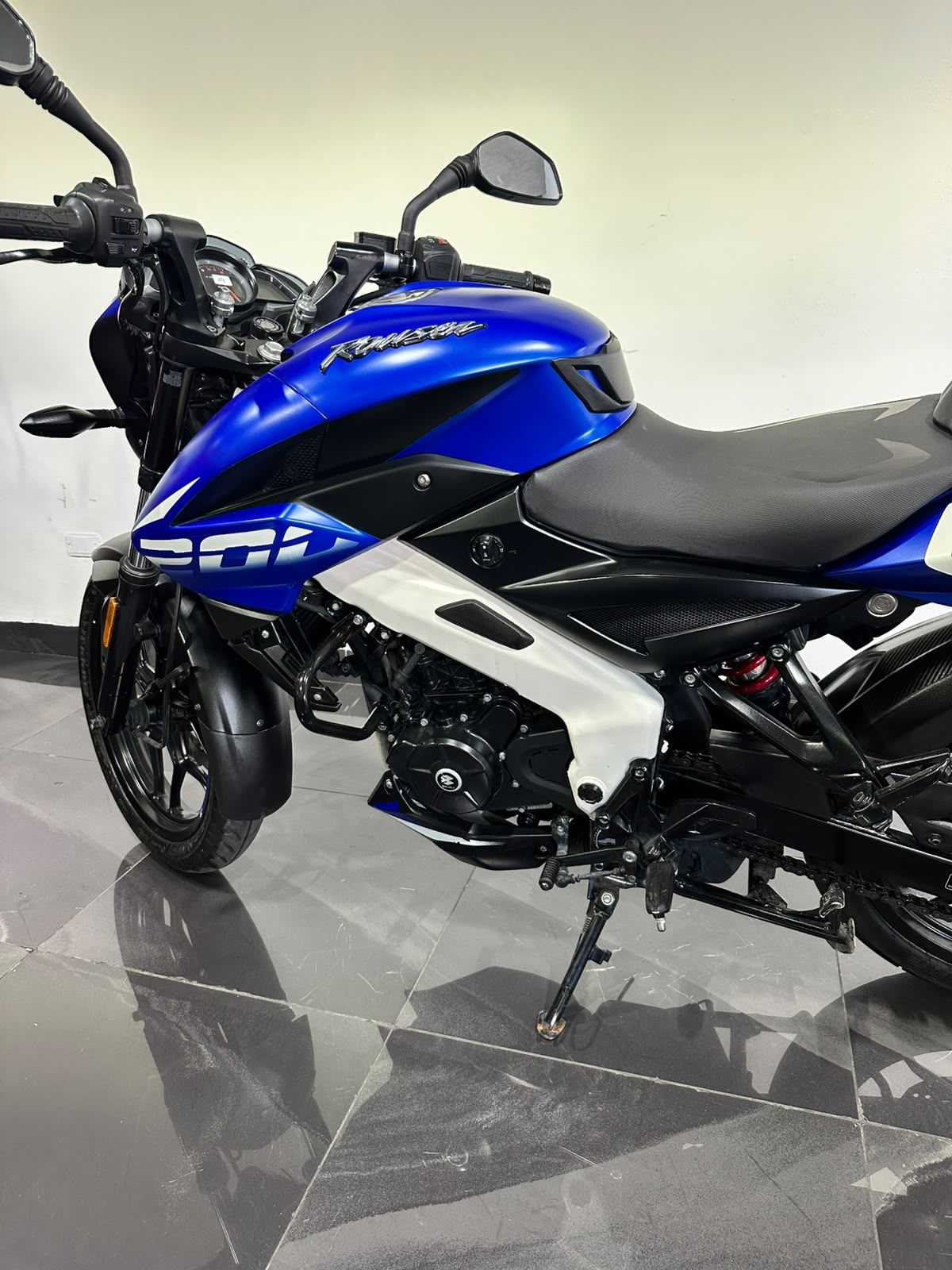 BAJAJ NS 200 2025 A237YZT