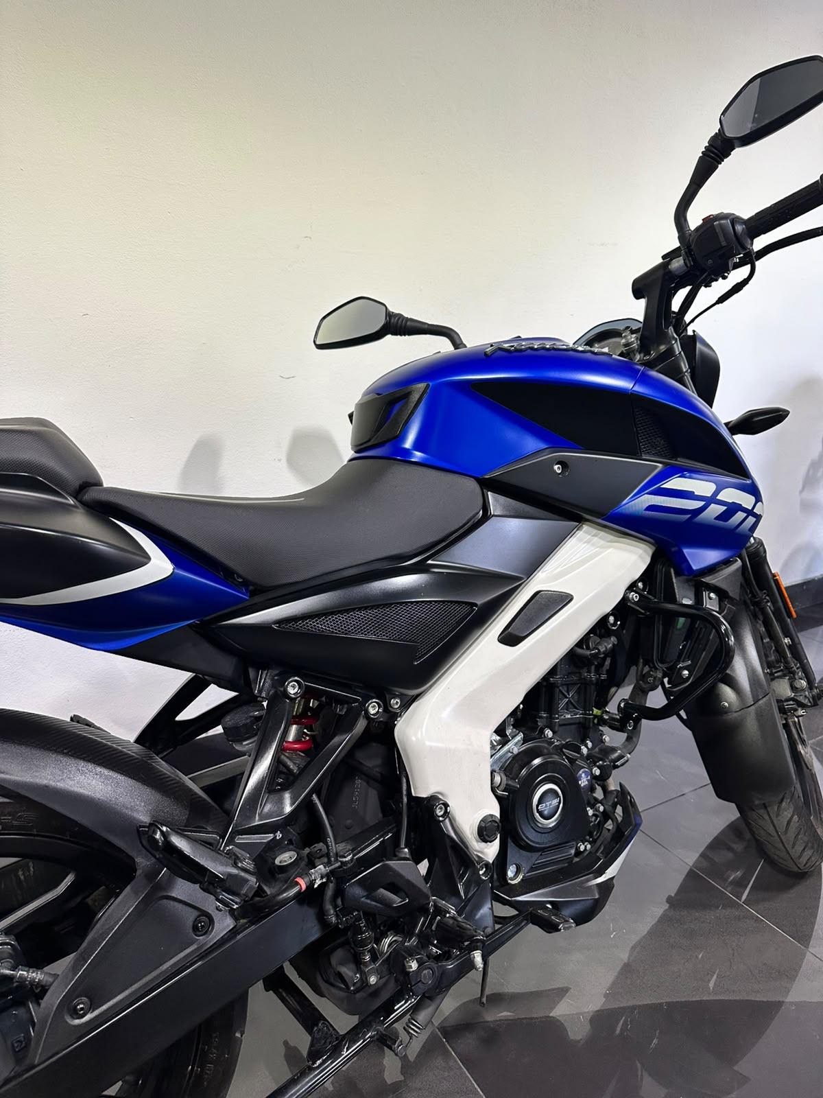 BAJAJ NS 200 2025 A237YZT
