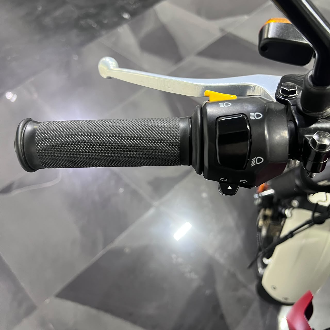 ROYAL ENFIELD SCRAM 411 2023 A175ZUY