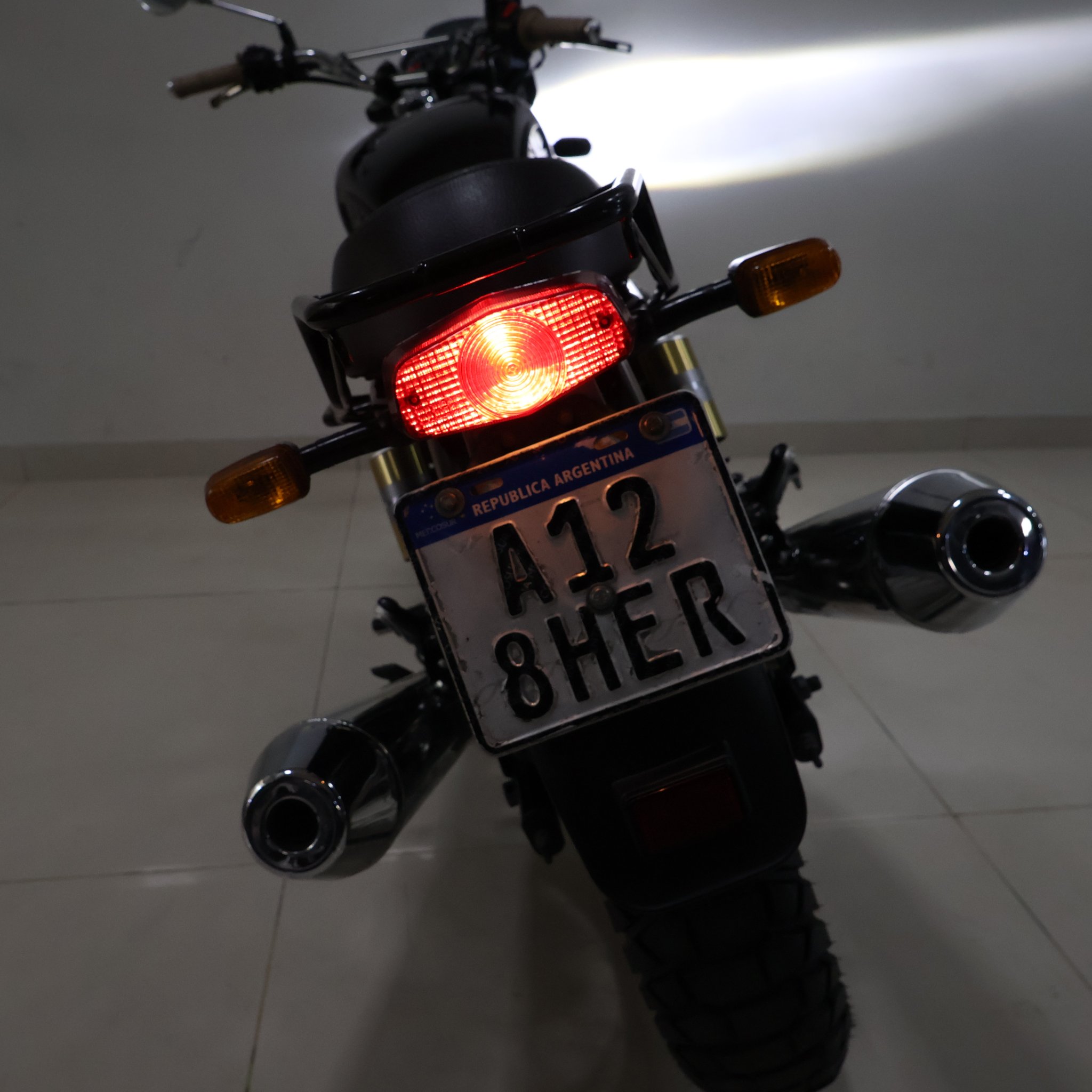 ROYAL ENFIELD INTERCEPTOR 650 2020 A128HER