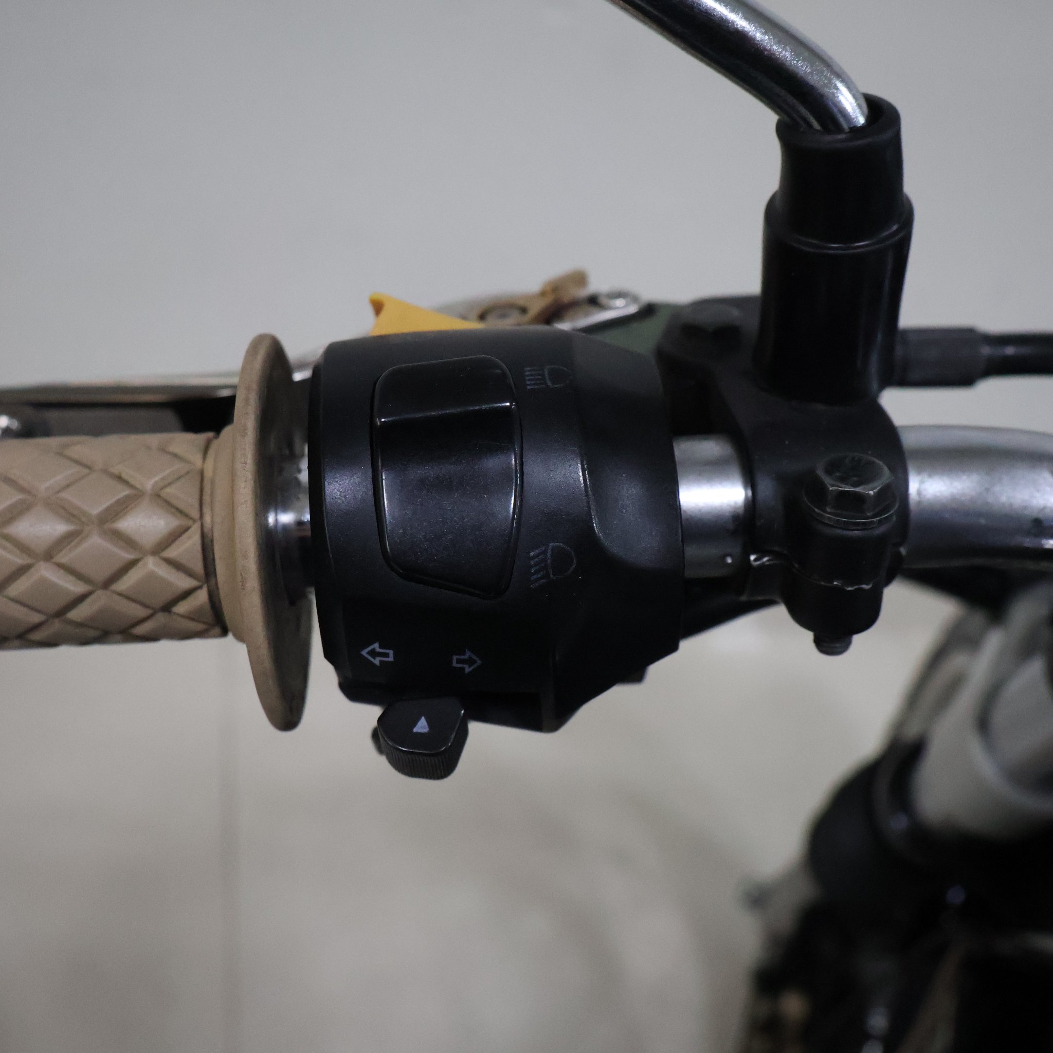 ROYAL ENFIELD INTERCEPTOR 650 2020 A128HER