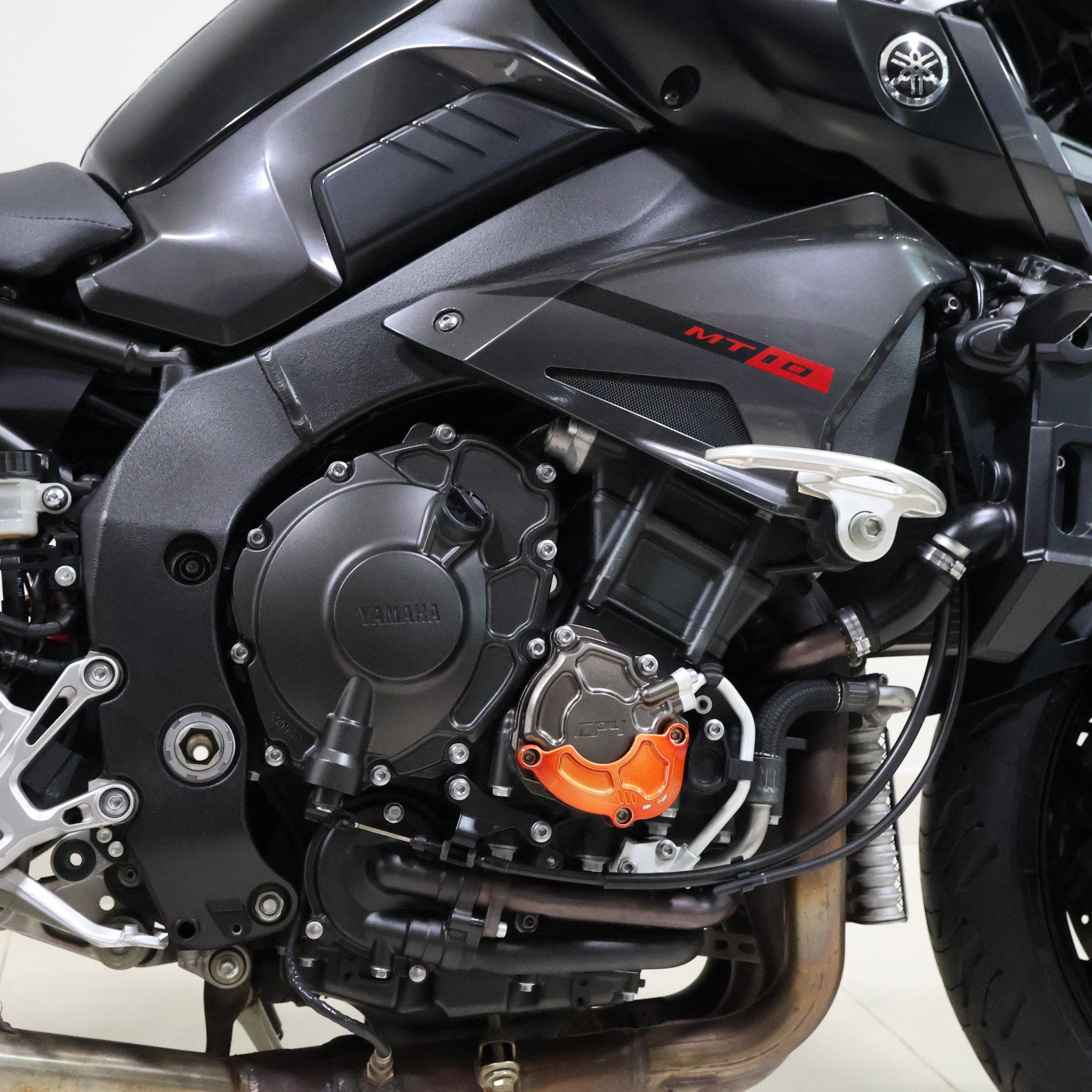 YAMAHA MT-10 2016 A081BDH