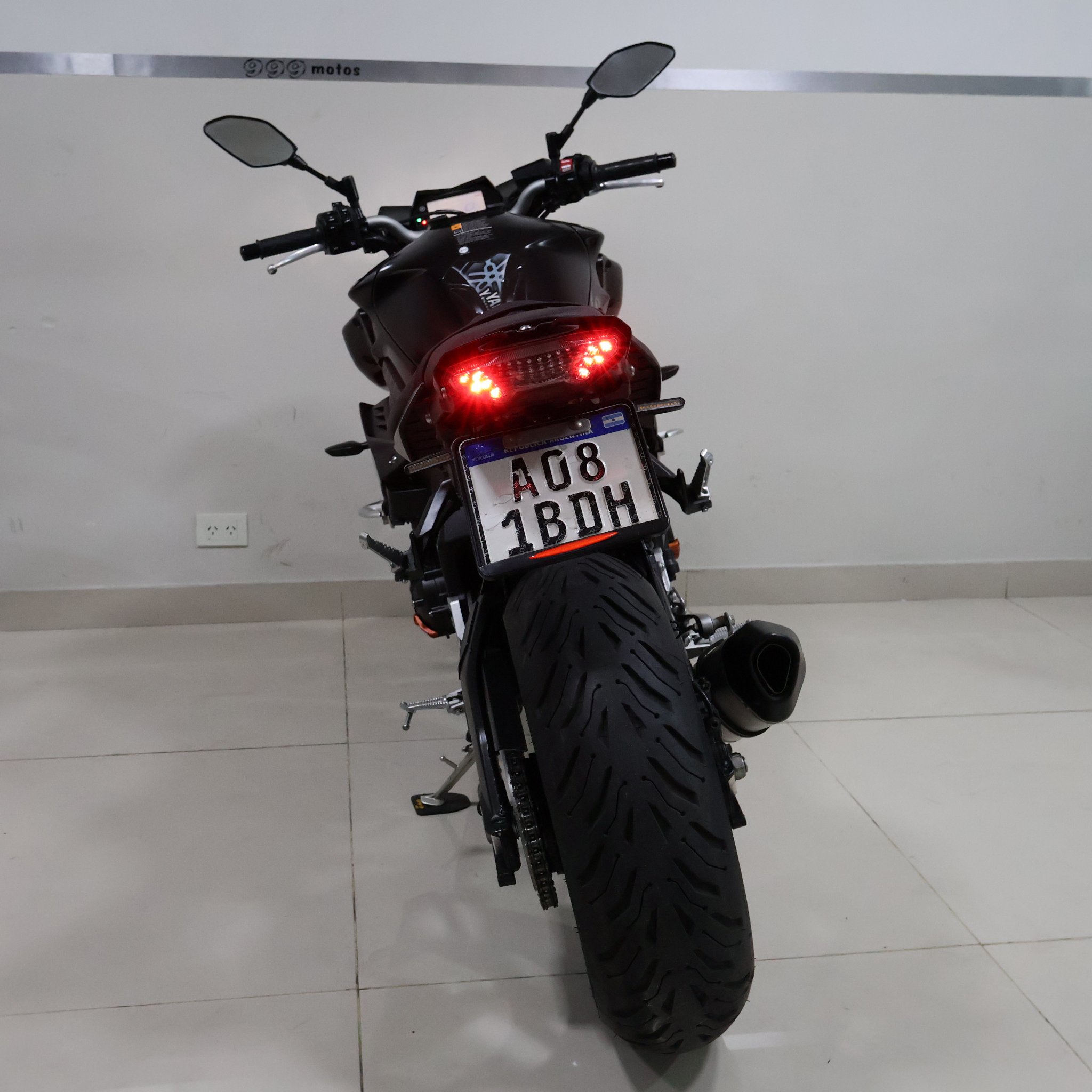 YAMAHA MT-10 2016 A081BDH