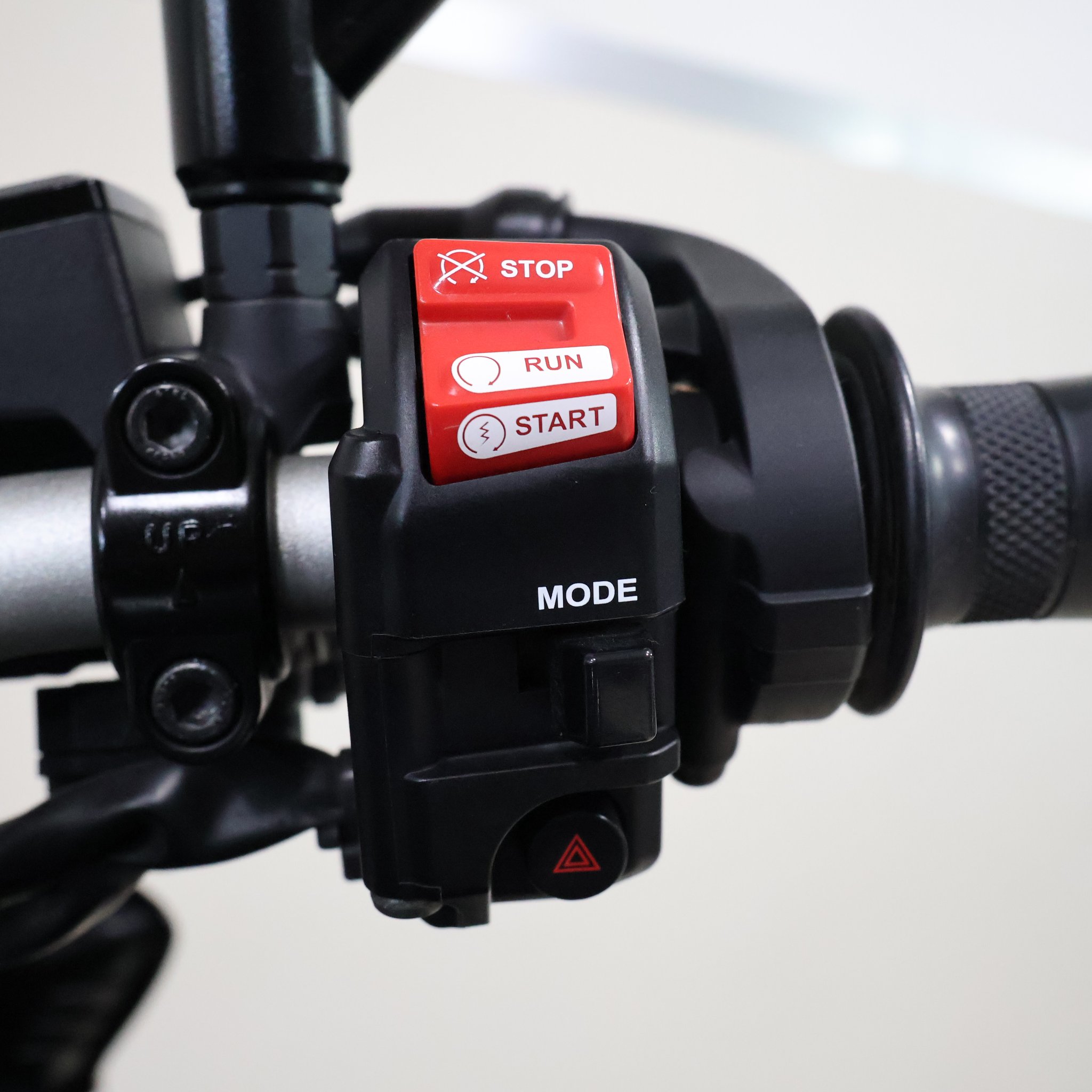 YAMAHA MT-10 2016 A081BDH