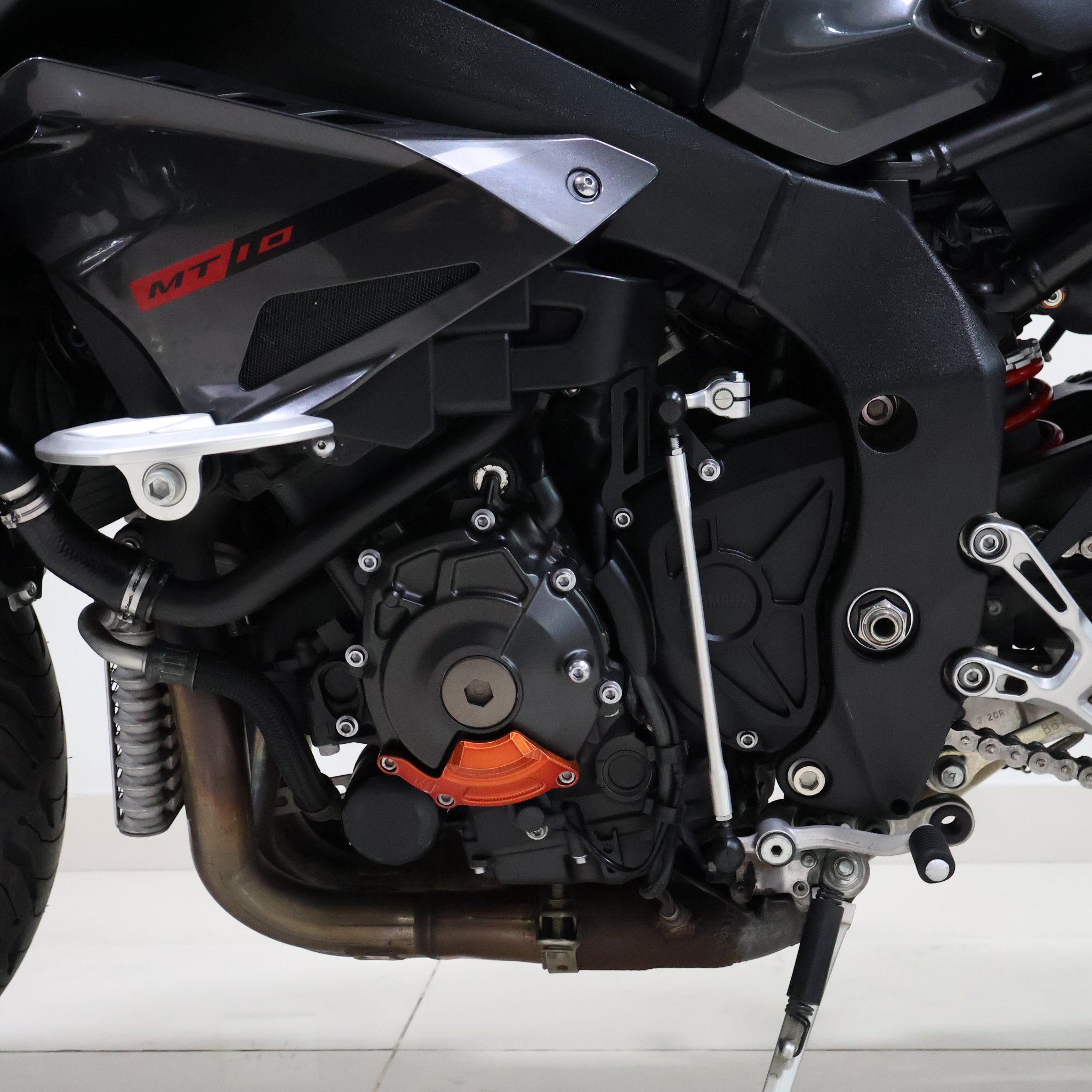 YAMAHA MT-10 2016 A081BDH